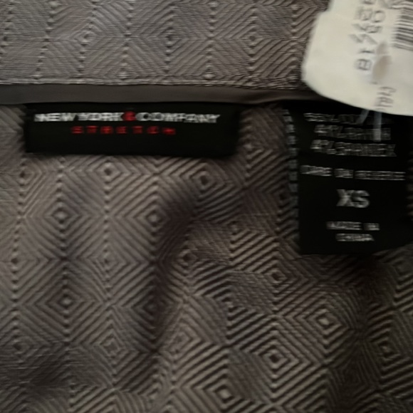 New York & Company Geometric Design Button Down Blouse - Picture 5 of 6